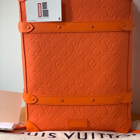 Louis Vuitton x Virgil Abloh MCA Orange backpack - Picture 3 of 8